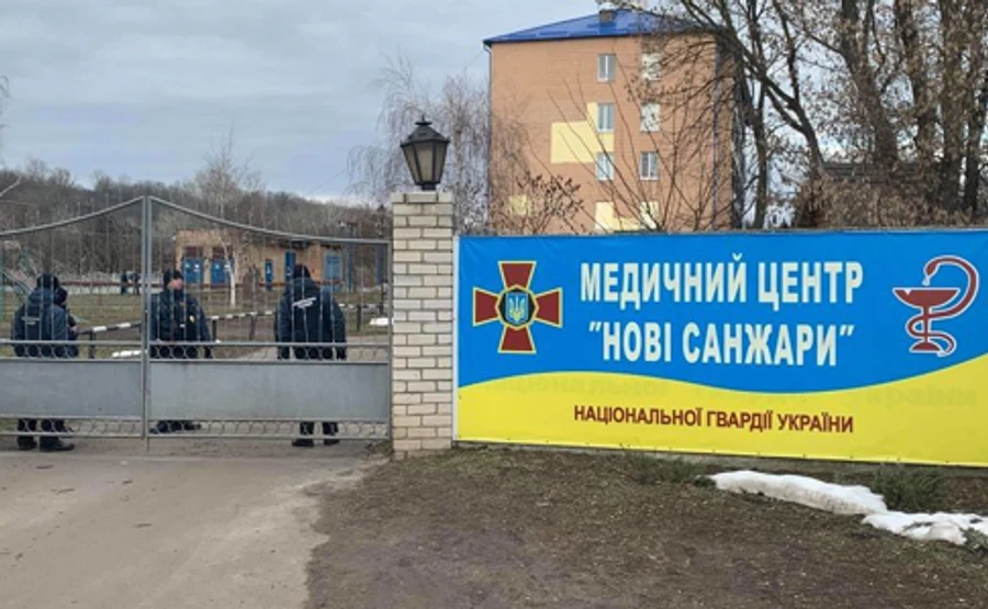 Данілов про здоров'я евакуйованих з Уханя: Нічого приховувати не збираємося