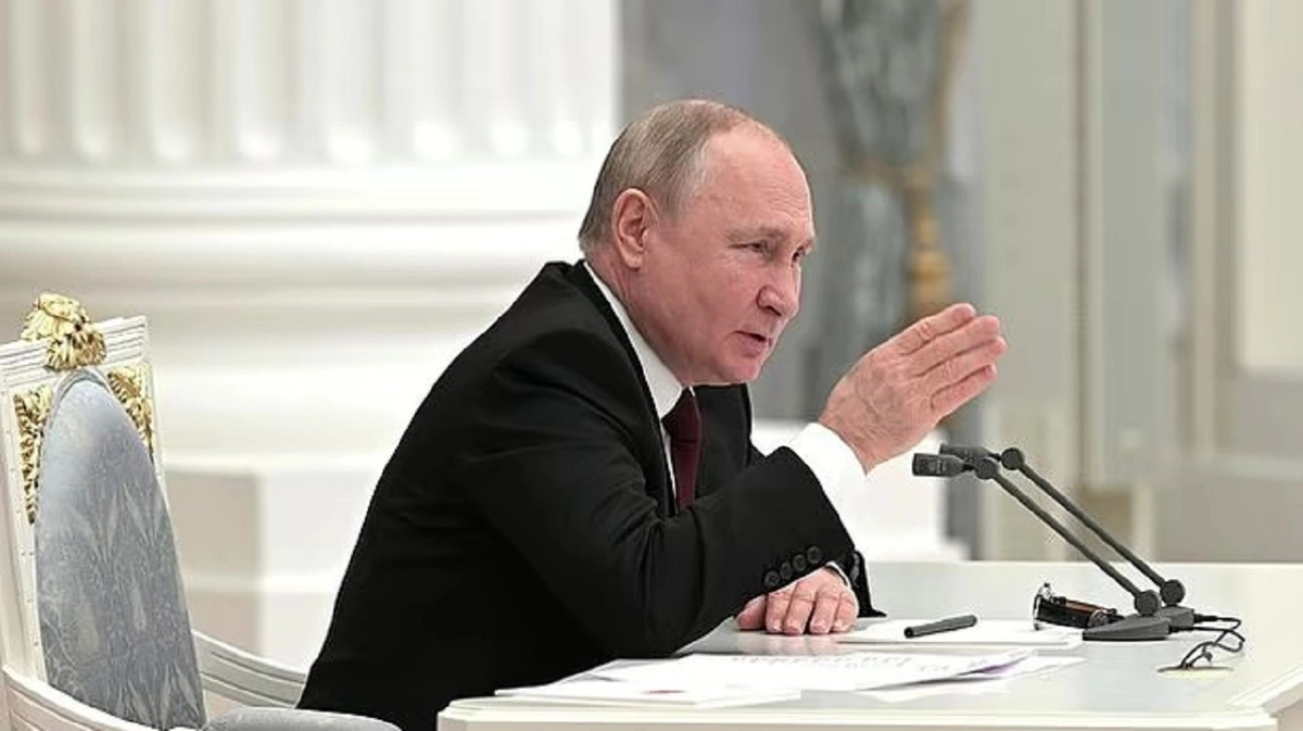 Kremlin signals efforts to sway Trump towards accepting Putin's demands ...