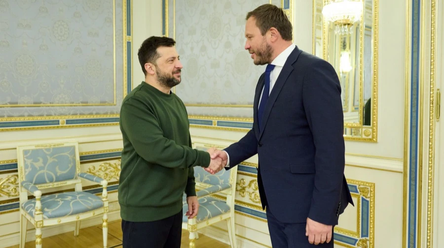 Zelenskyy meets with Estonian foreign minister to discuss long-range weapons and pressure on Russia