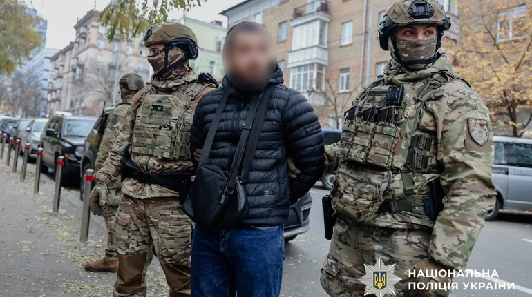 Схема Єрмака: у столиці шахраї працевлаштовували в ОП за 100 тисяч доларів