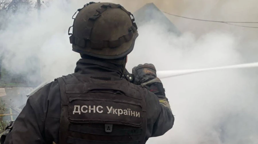 Russian attack on Kyiv: weapons debris lands near residential building in Sviatoshynskyi district