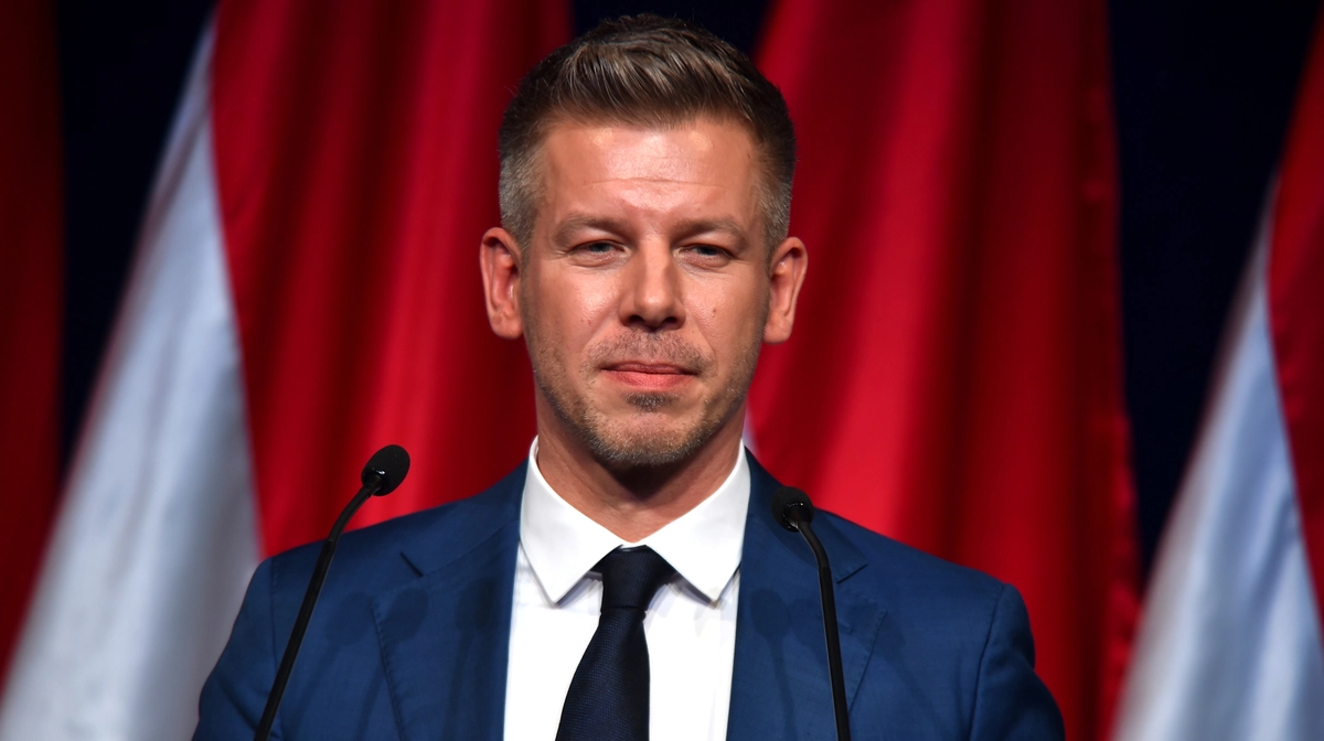 Hungarian foreign minister is hastily destroying sanctions documents at Foreign Ministry, says new PM