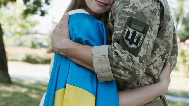 Біоматеріал не знищать: президент підписав закон, що дозволить загиблим військовим мати дітей