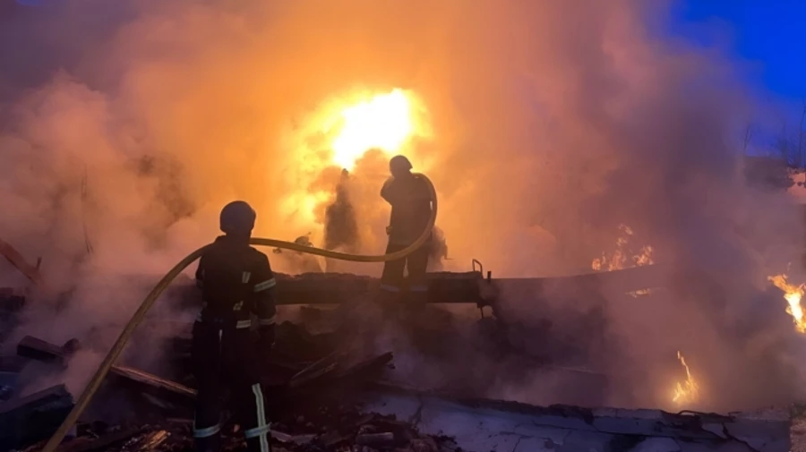 Дніпропетровщина: уламки Шахеда спричинили пожежу на території підприємства