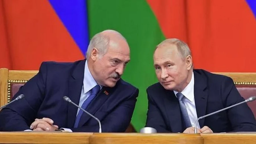 Putin meets with Lukashenko to tell him about Kim Jong Un and his stable economy
