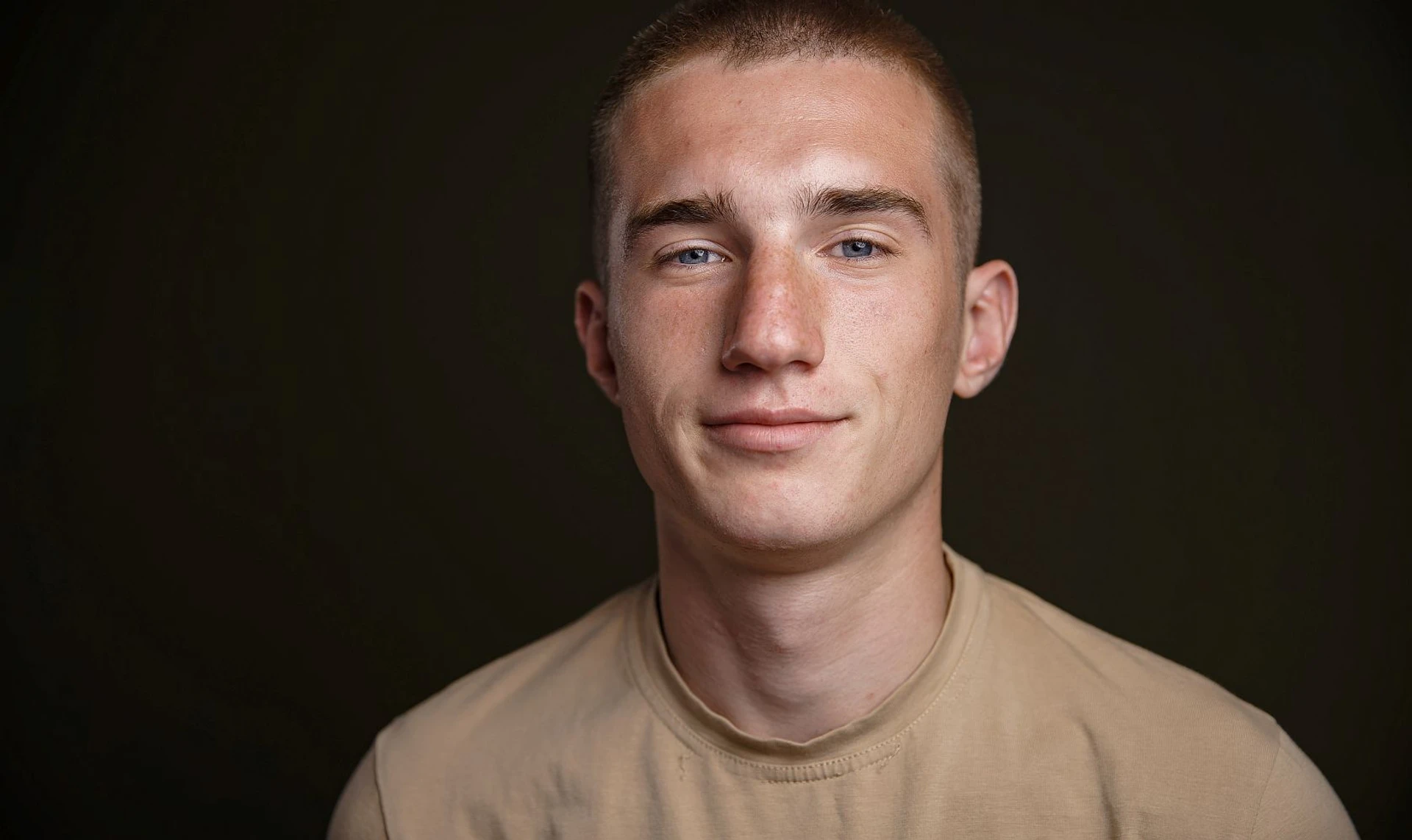 Багато хто дуже повірив у ЗСУ, але війну без тилу не виграти. 20-річний захисник Азовсталі Назарій Грінка