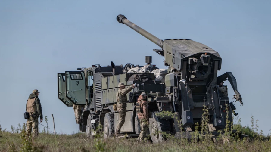 Ukrainian airborne troops show video of Caesar artillery system in action