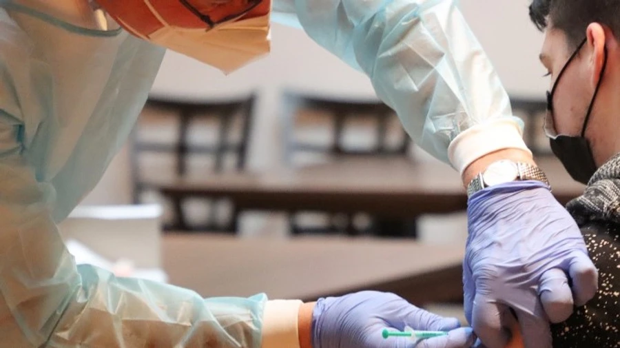 Большинство немцев поддержало бы обязательную ковид-вакцинацию