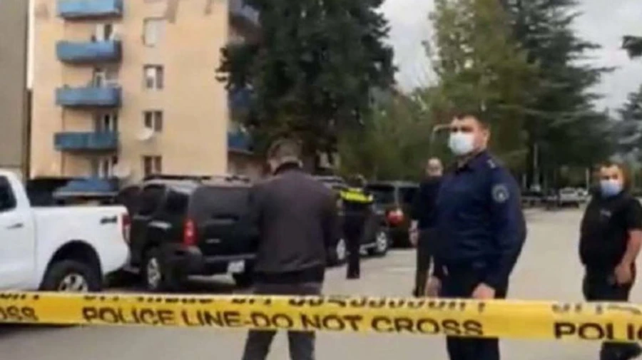 У Грузії озброєний чоловік захопив заручників у відділенні банку