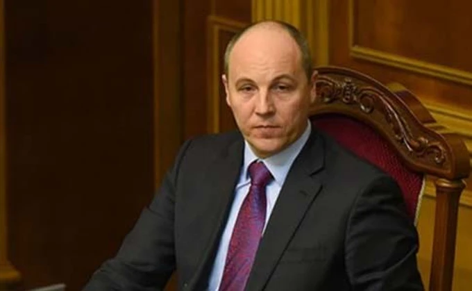 В парламенте начали собирать подписи за отставку Парубия