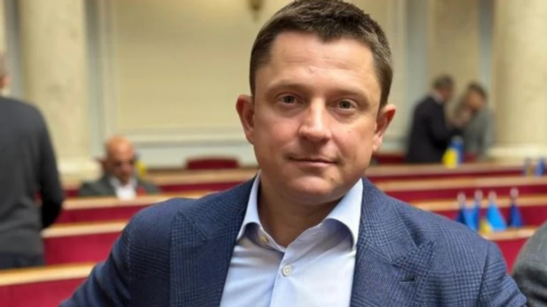 Олесь Довгий заявил, что сложит мандат и уходит из политики