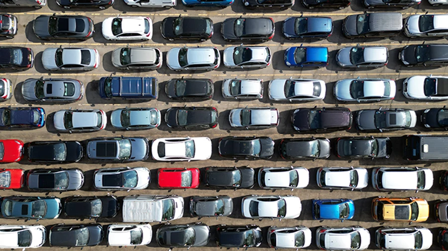 UK Minister calls on London Mayor to send cars to be scrapped to Ukraine