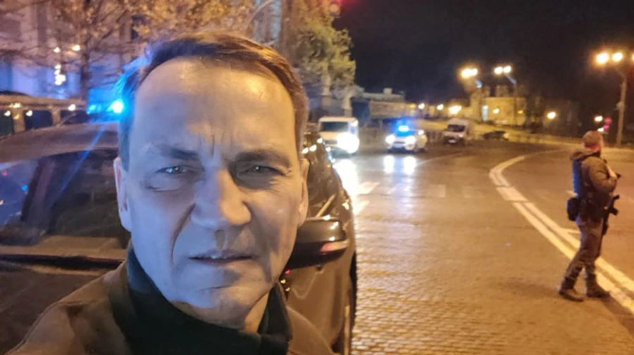 Newly appointed Polish Foreign Minister arrives in Kyiv