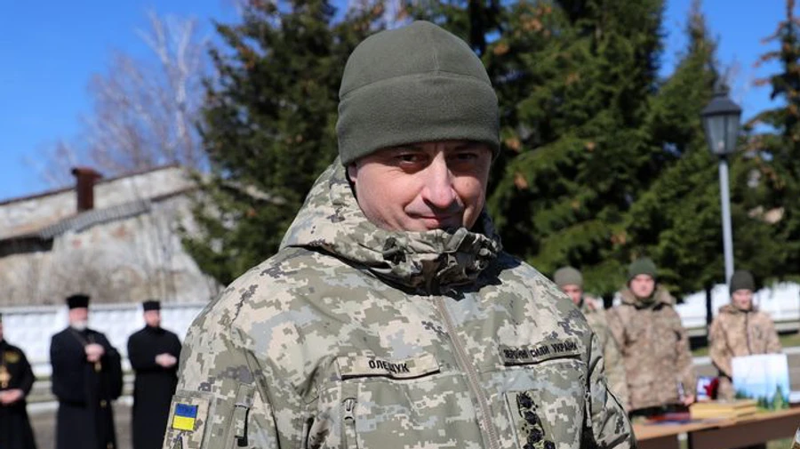 Командующий Воздушных сил показал, как мобилки поздравляют с Днем сержанта сбитым Шахедом