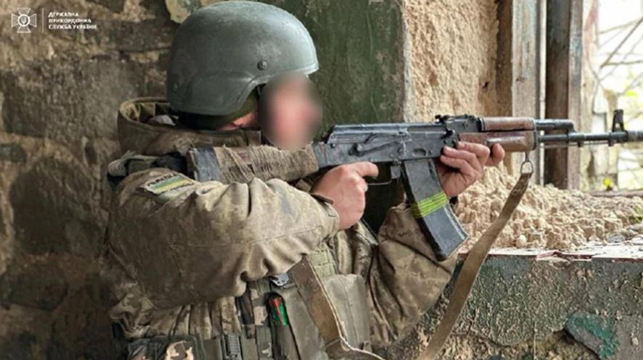 Ukrainian border guards repel Russian assault on a stronghold in Bakhmut, forcing Russians to retreat with losses