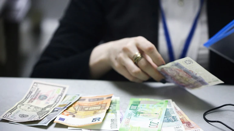 Податкову амністію продовжили ще на пів року, але українці не декларують статки. Що буде далі?