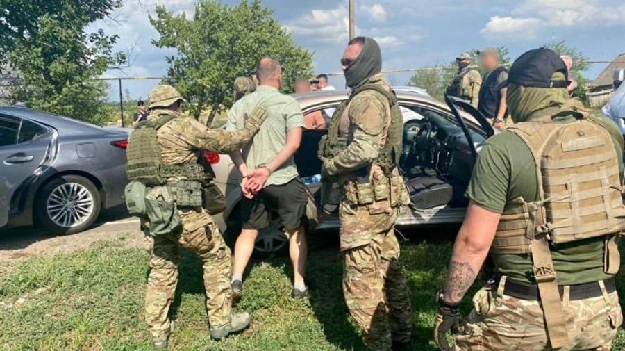 Моряков призывного возраста незаконно переправляли через границу задним числом