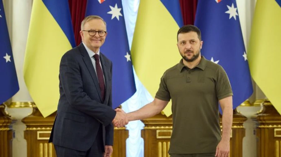 Австралія додатково надасть Україні 14 БТР та 20 бронемашин Bushmaster