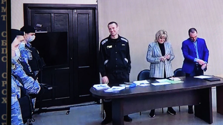 Навальному российский суд присудил 9 лет за решеткой по другому делу