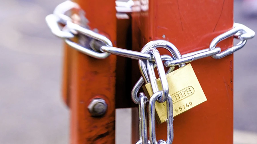 Италия анонсировала локдаун для непривитых до конца марта