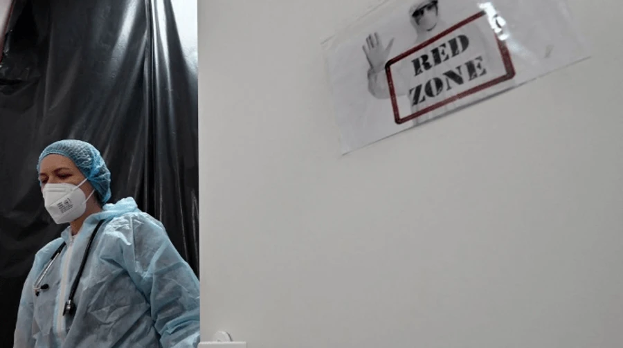 Головні новини понеділка і ночі: Омікрон, червоні зони в Україні