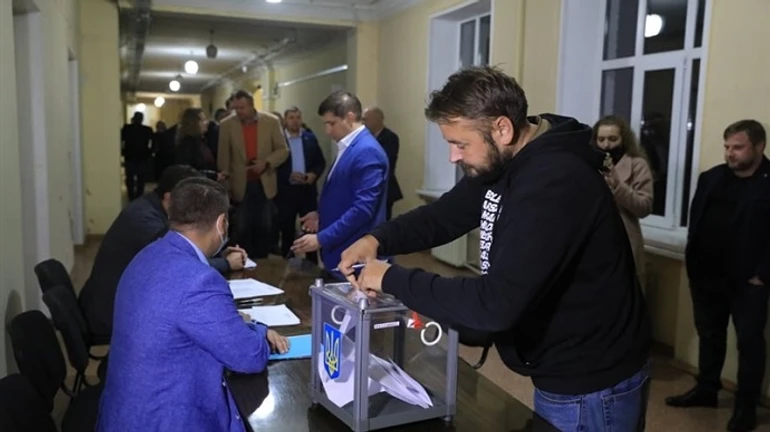 Мэра Запорожья уволили с должности