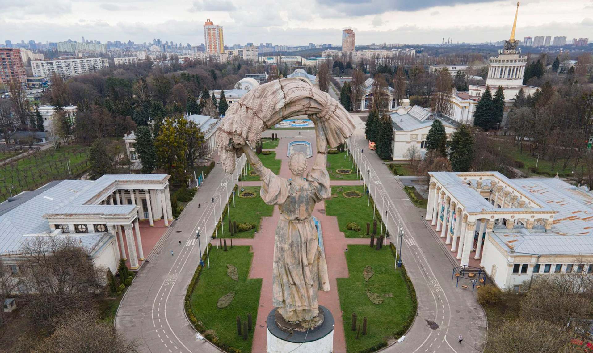 Відродження, обшуки та війни за землю. Директор ВДНГ Мушкін про те, що відбувається з Експоцентром