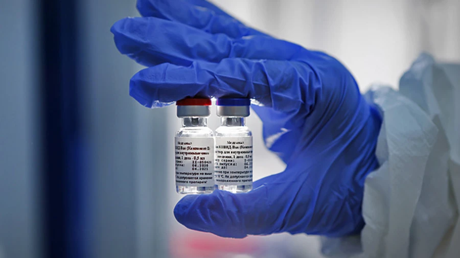 В РФ заявили, що домовились про виробництво Спутника V з компаніями 4 країн ЄС