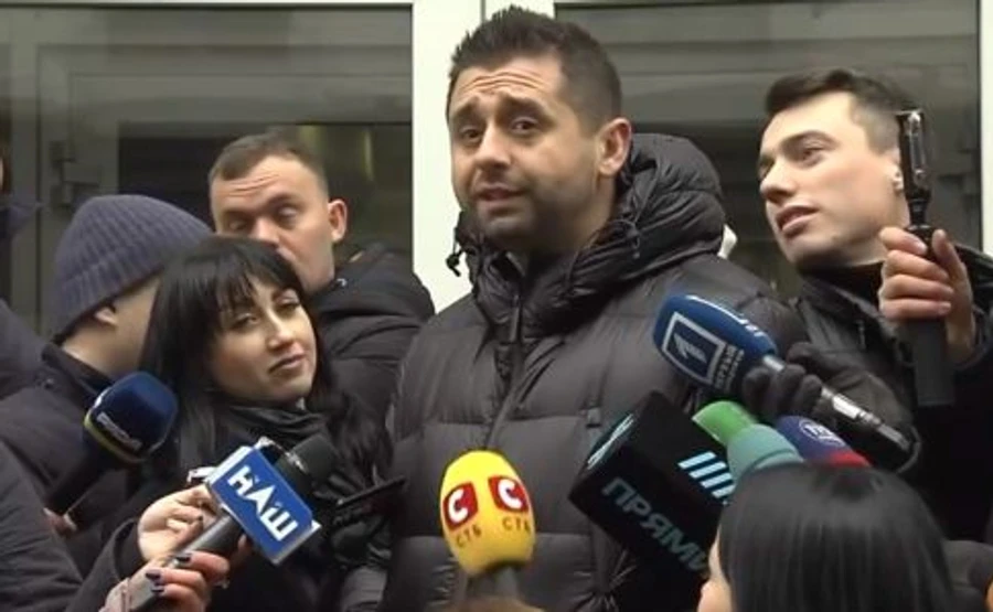 Арахамия – местным властям: Если будут нагибать из Киева, трахнем их как следует