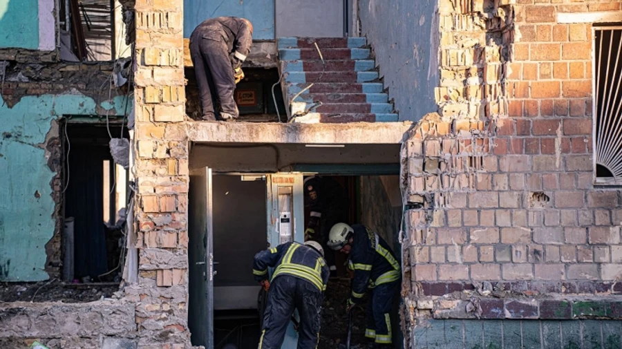 Рятувальні роботи у Києві завершили, досі невідома доля 8 людей – Зеленський