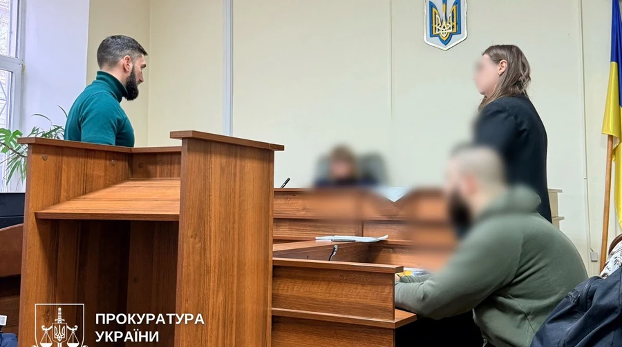 У Києві викрили професійного шахрая, який на людях носив маски