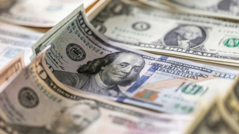 Долар іде до найгіршого дня за місяць через падіння цін на нафту