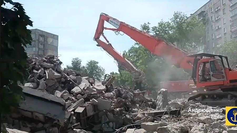 За время оккупации россияне снесли 300 домов в Мариуполе − горсовет 