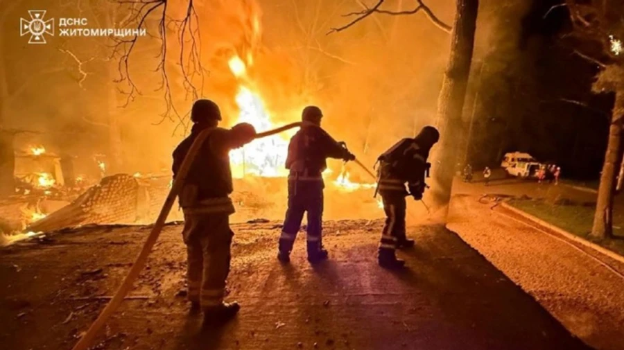 Ночная атака: в Хмельницкой области 2 раненых, в Житомирской области под удар попали спасатели