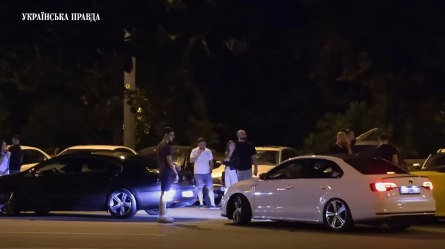 Полиция выписала штрафы гонщикам из расследования УП и пресекла их сборы