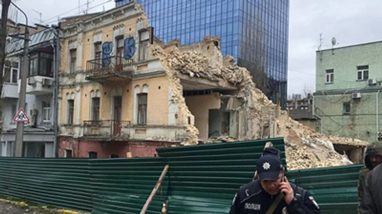 Война спишет. Как в Киеве продолжают уничтожать исторические дома