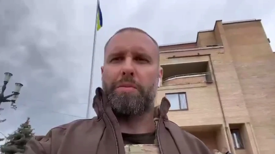 Ukrainian flag flies over Balakliia