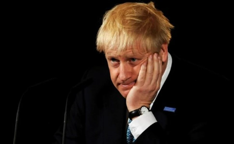 Подхвативший коронавирус премьер Британии попал в реанимацию