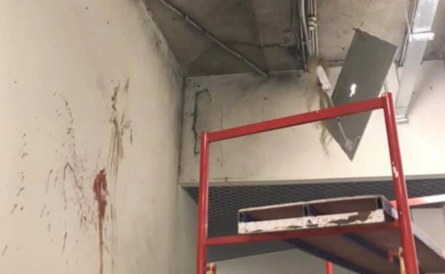 У столичному ТЦ стався вибух, є поранений 