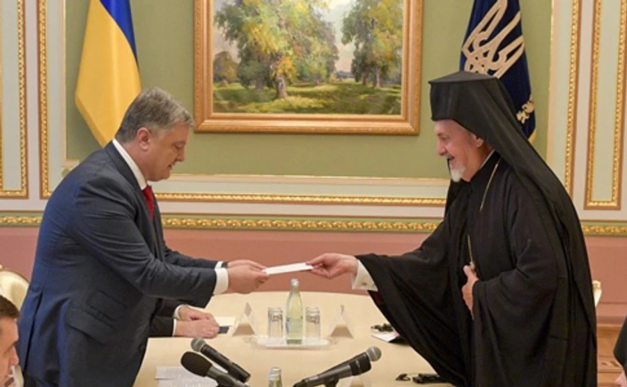 Порошенко нагадав, коли Помісний Собор підтримав автокефалію української церкви