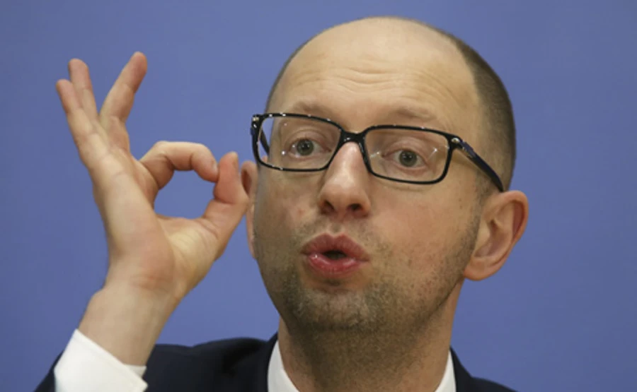 Уряд підвищив Яценюку зарплату на чверть