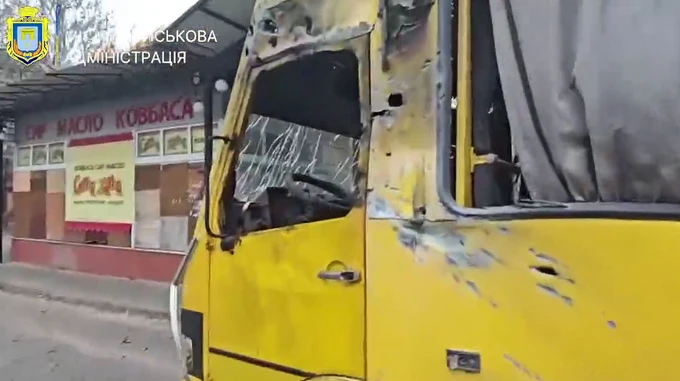 Russians hit minibus in Kherson, injuring nine people