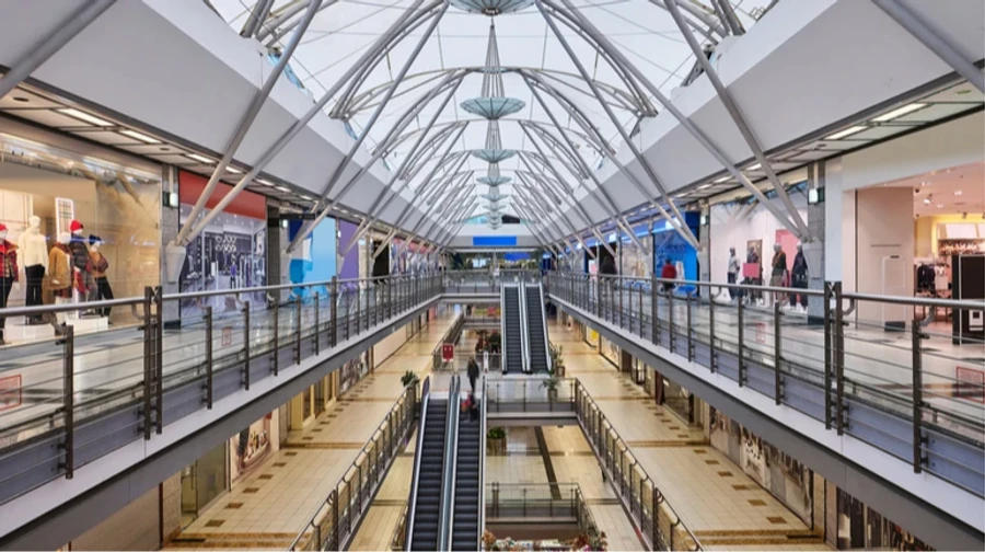 Russian attacks cause visitor numbers at Ukrainian shopping centres to plummet