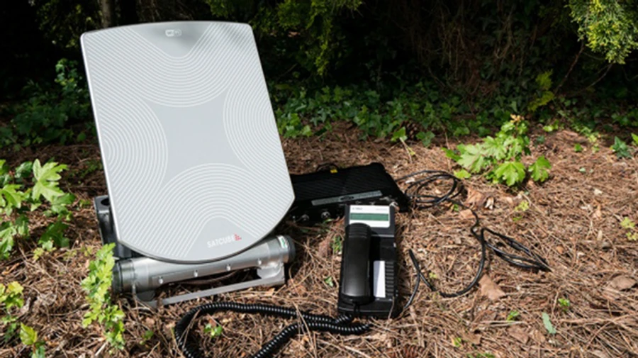 Не только Starlink: в Украину прибыли шведские терминалы спутникового интернета