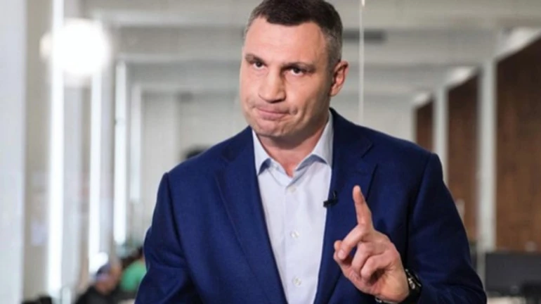 Кличко назвал Укравтодор манипулятором и не пустил на Подольский мост