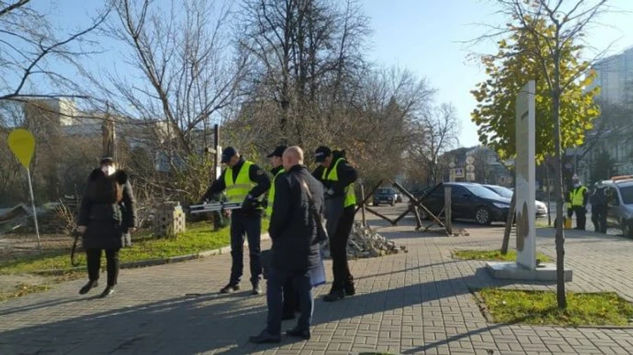 В Музей Революции достоинства снова пришли – с проверкой