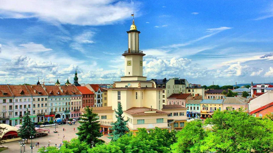 Франківськ продовжив літні канікули для школярів