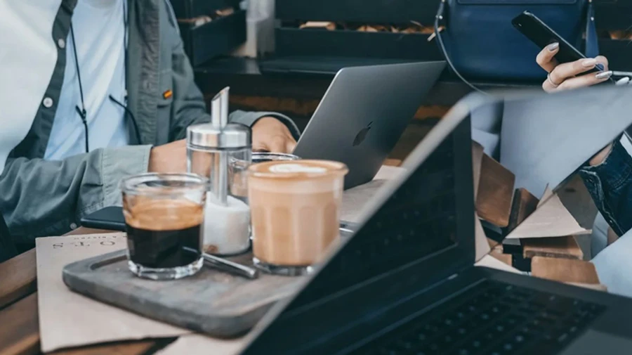 Карантин: у МОЗ пояснили, за яких умов люди зможуть працювати в офісах