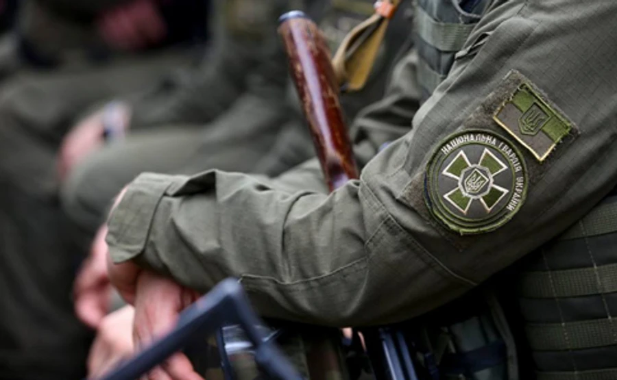 Нацгвардієць, який прострелив собі голову, помер