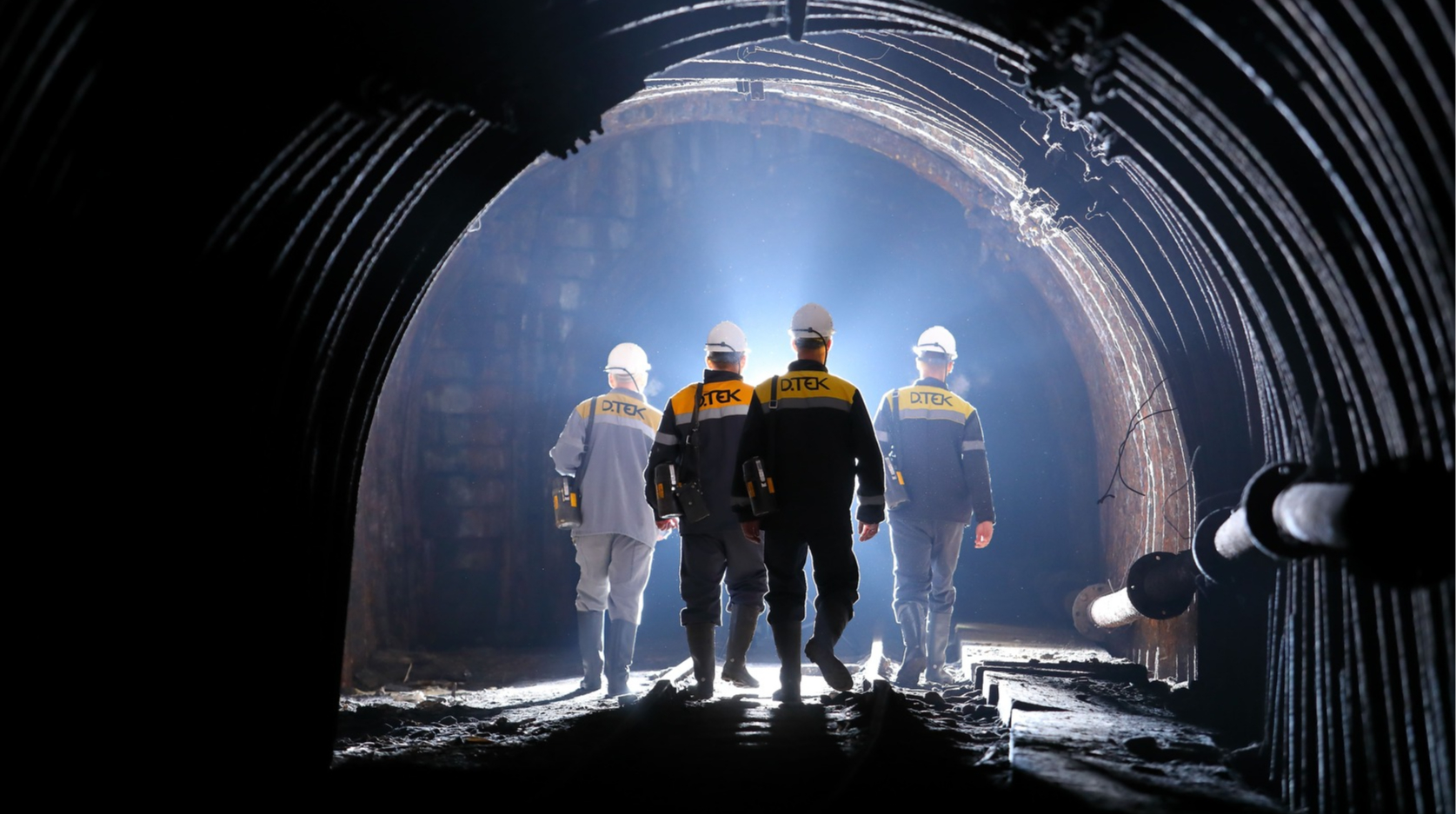 Attacco russo alla miniera di carbone in Ucraina: tutti i minatori portati in superficie senza ferite